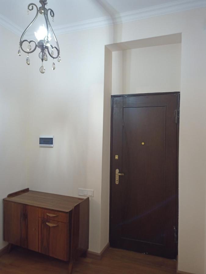 Spacious One Bedroom Apartment In The City Centre Ереван Екстериор снимка