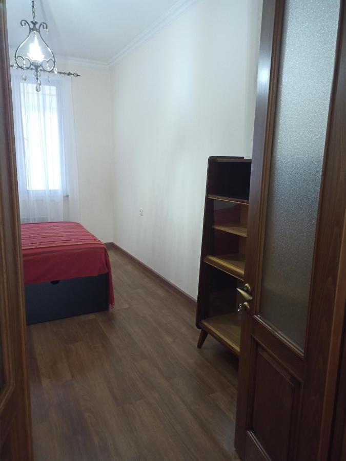 Spacious One Bedroom Apartment In The City Centre Ереван Екстериор снимка