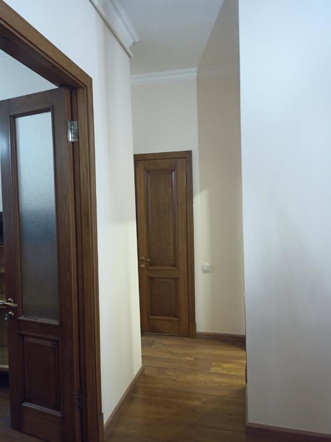 Spacious One Bedroom Apartment In The City Centre Ереван Екстериор снимка